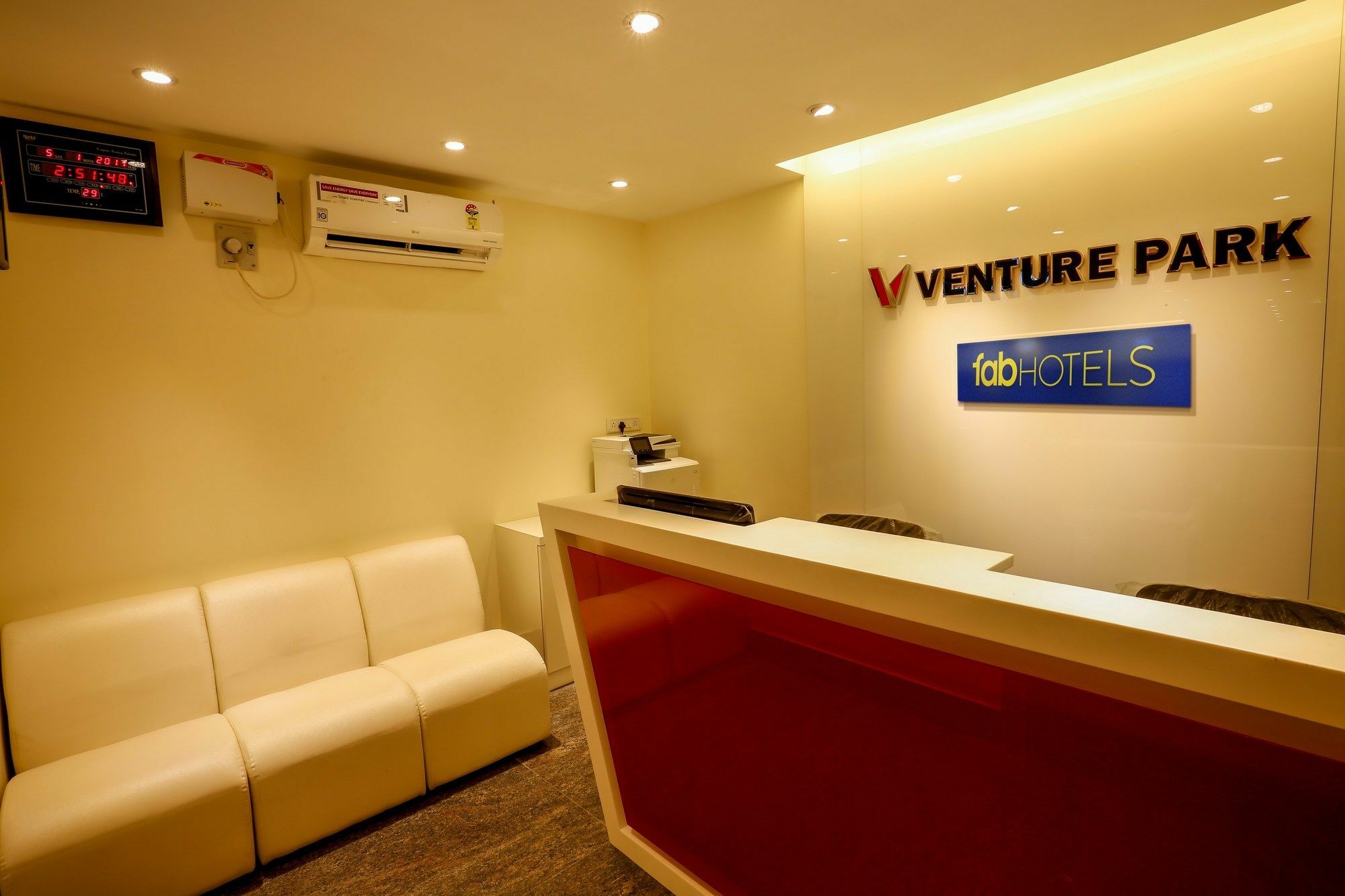 Venture Park, OMR, Thoraipakkam, Chennai Hotel Bagian luar foto